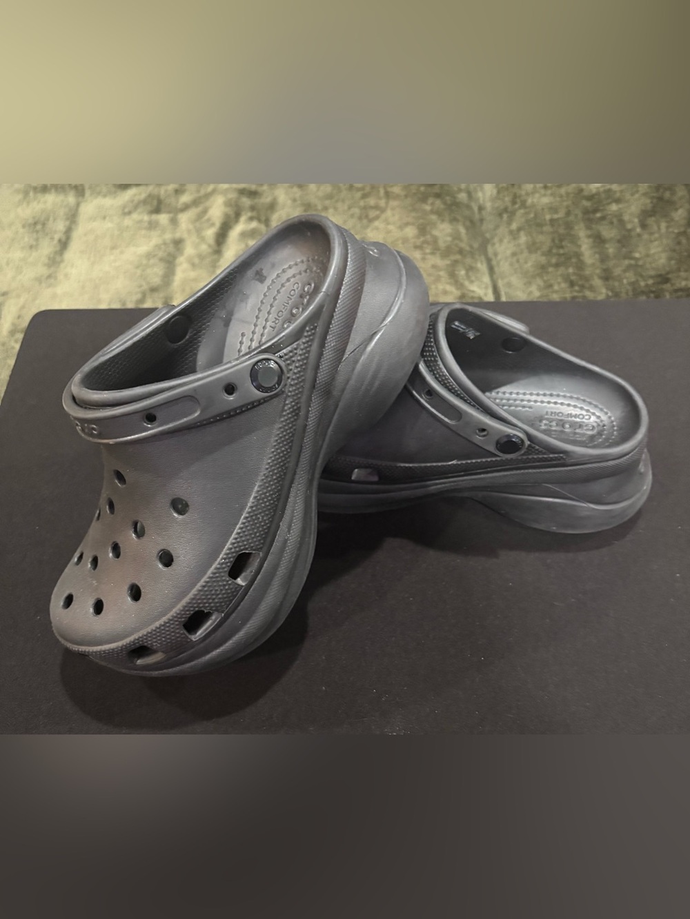 Women’s Crocs Classic Crush Added Height Black Platform Clog. Sz 9